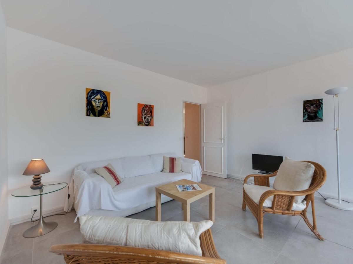Antoine-1 By Interhome *